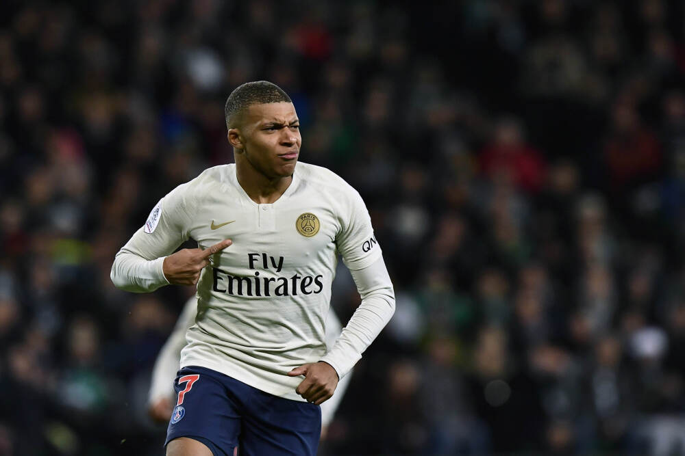 速度滑冰：刀尖上与时间赛跑